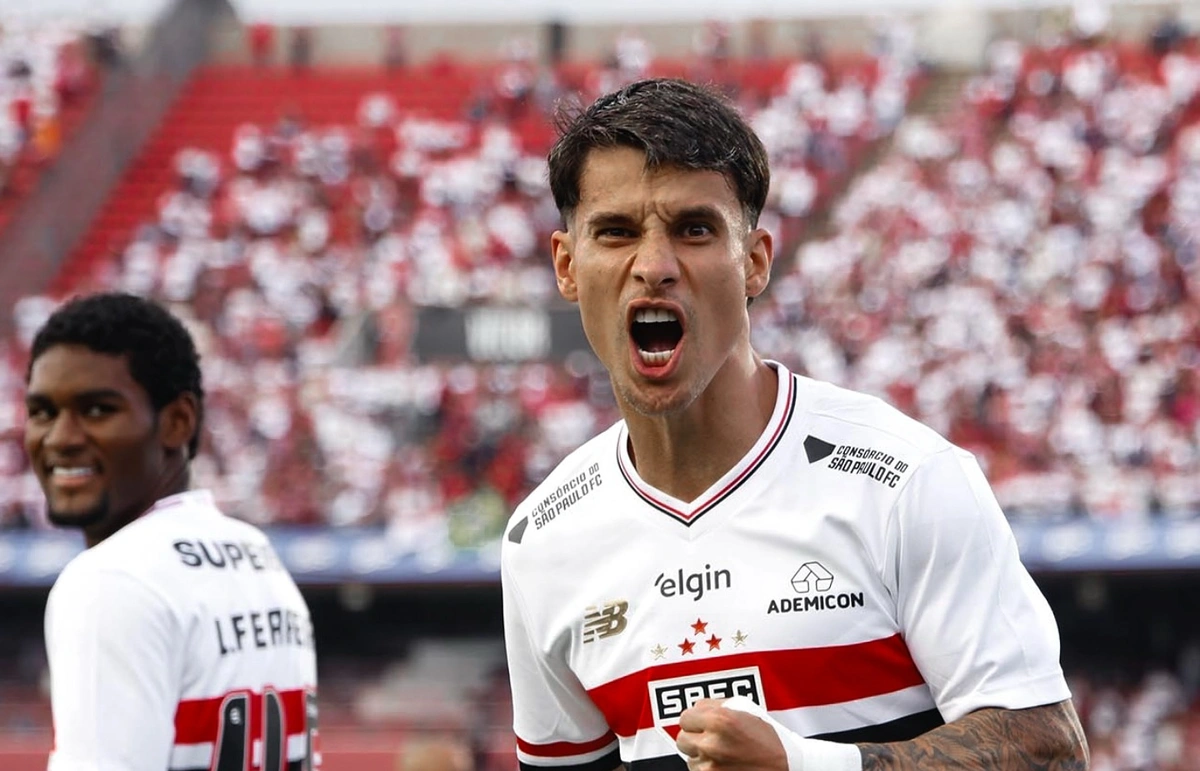 Imagem - São Paulo vence o Santos no Morumbis e sobe na tabela do Brasileirão