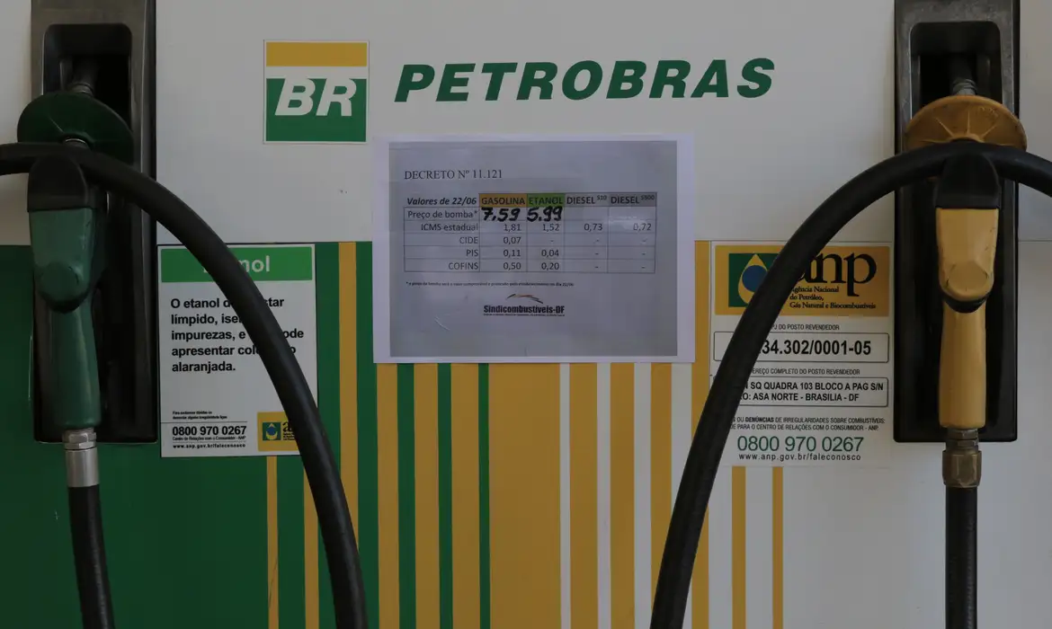 Imagem - Diesel fica mais barato no País, mas gasolina segue em alta