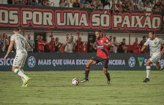 Atlético-GO e Cuiabá empatam em jogo agitado da Série B