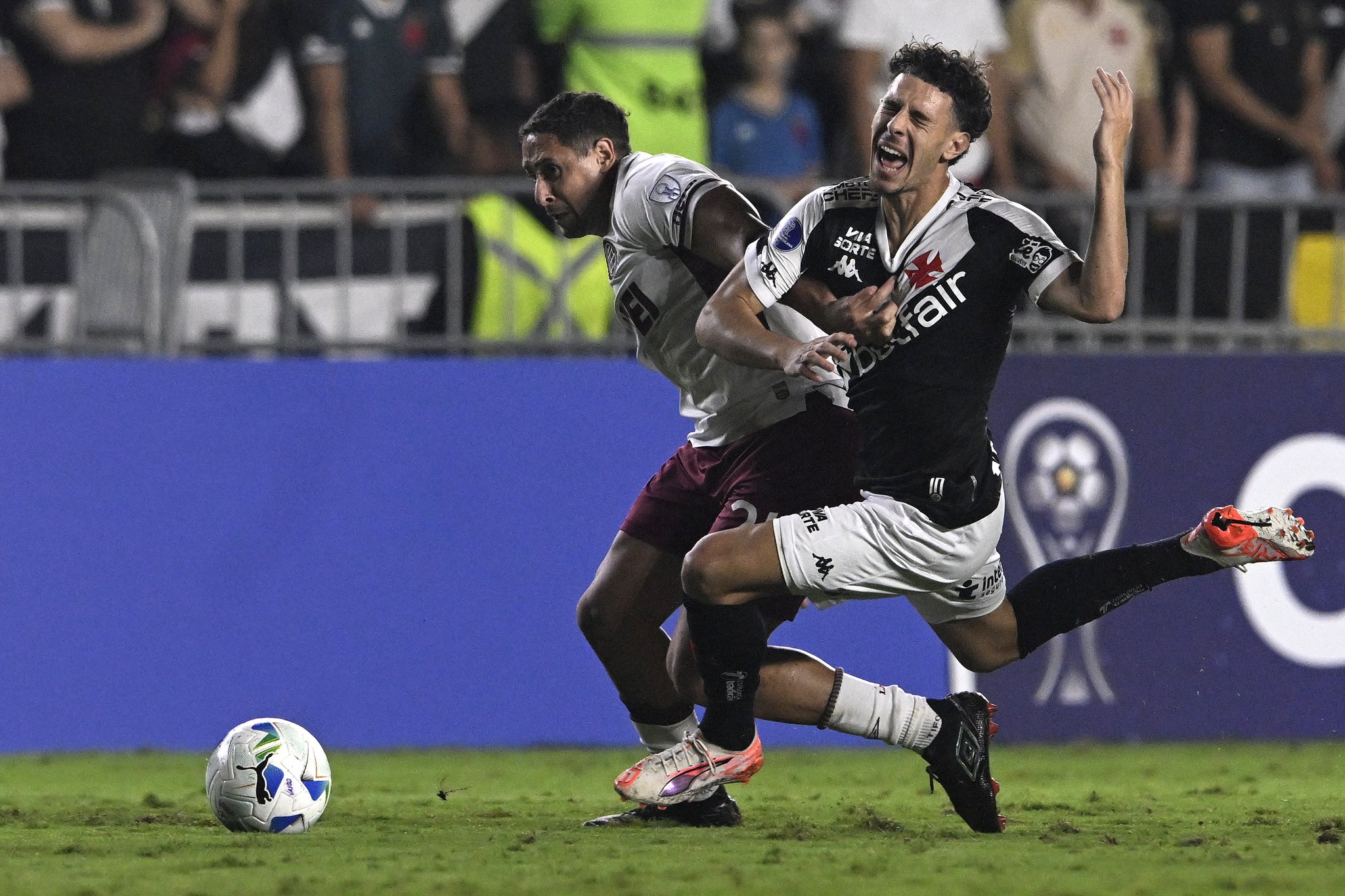 Imagem - Vasco pressiona, mas empata com o Lanús e perde chance de liderar Grupo G da Sul-Americana