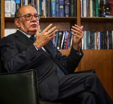 Imagem - Gilmar Mendes vota a favor de decreto de Lula que limita registros para armas