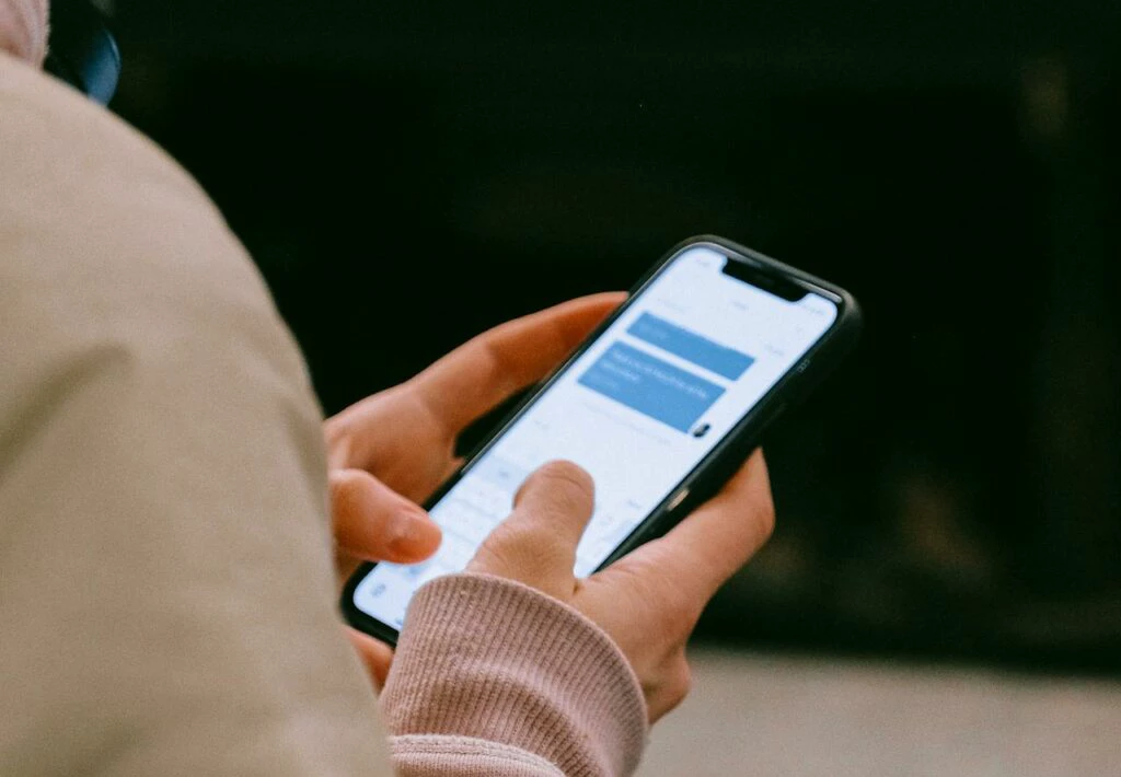 Imagem - Após desafio na web, adolescente faz vídeos abusando sexualmente de irmão