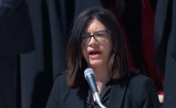 Saiba quem é Bianca Fraccalvieri, brasileira que participou da missa de funeral do papa