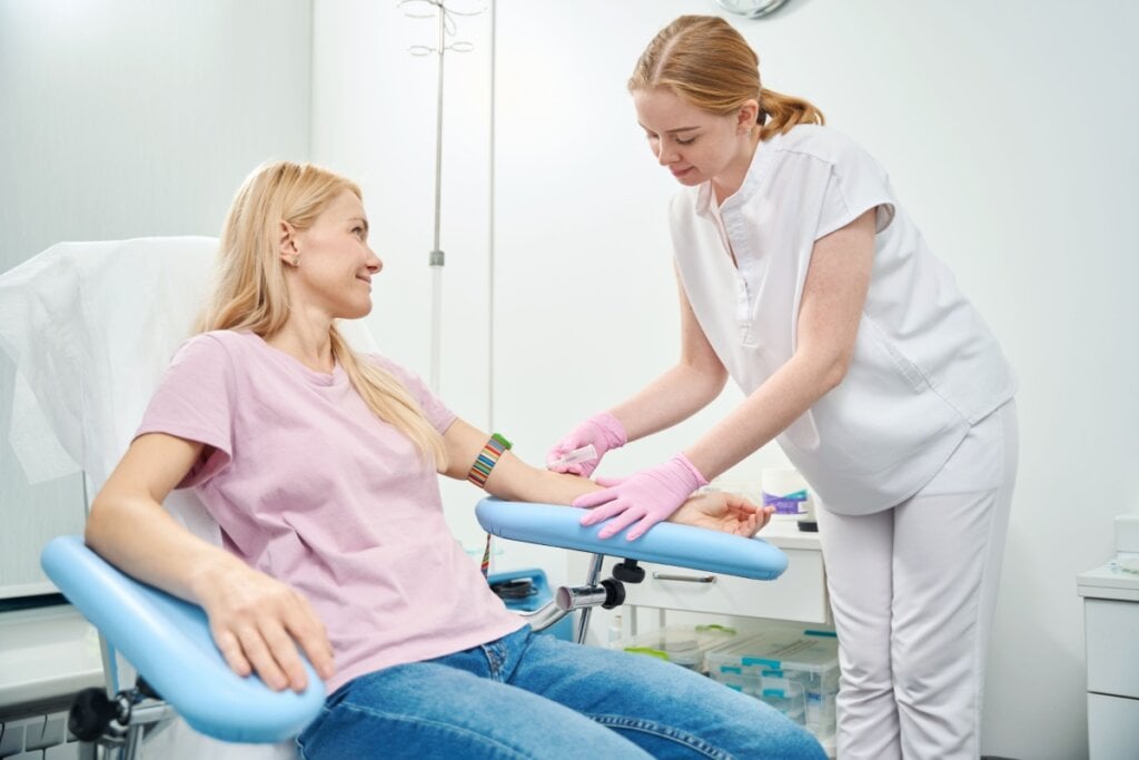 Os exames variam de acordo com a atividade física praticada (Imagem: Svitlana Hulko | Shutterstock)