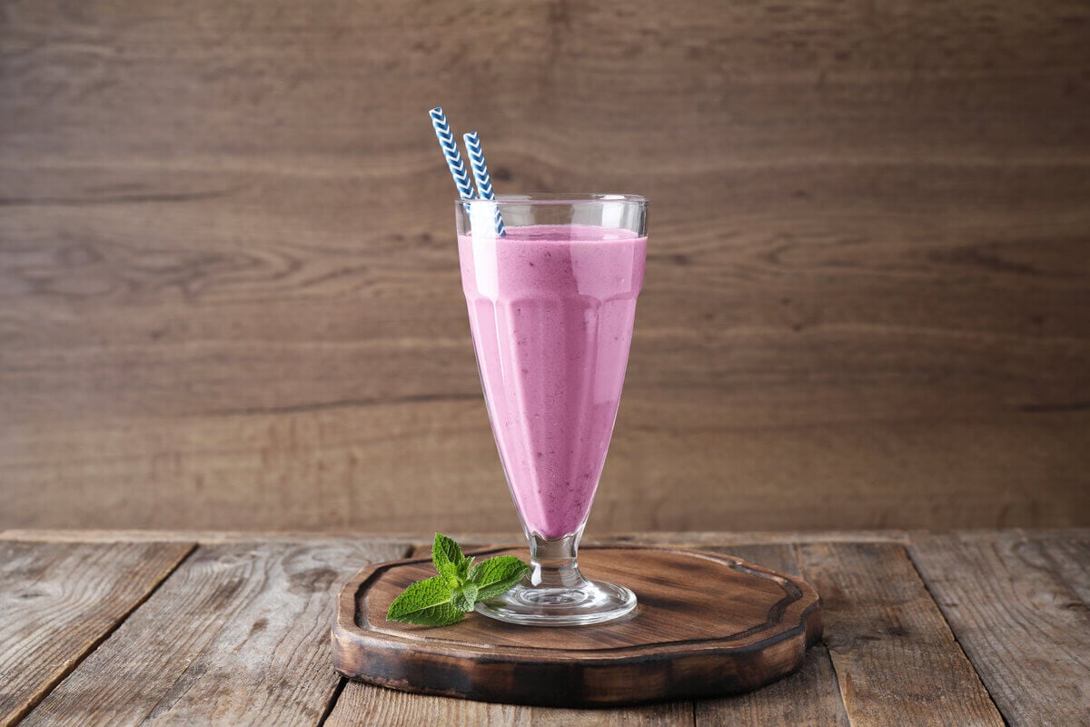 Vitamina de banana, beterraba e aveia (Imagem: New África | Shutterstock)