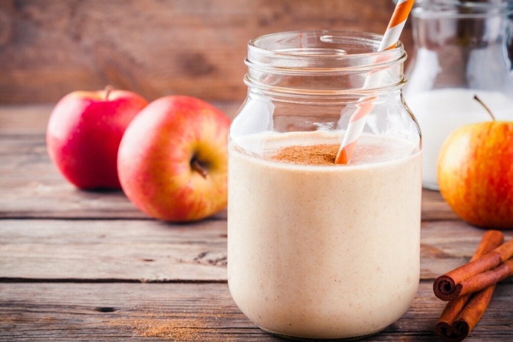 Vitamina de maçã com canela (Imagem: nblx | Shutterstock)