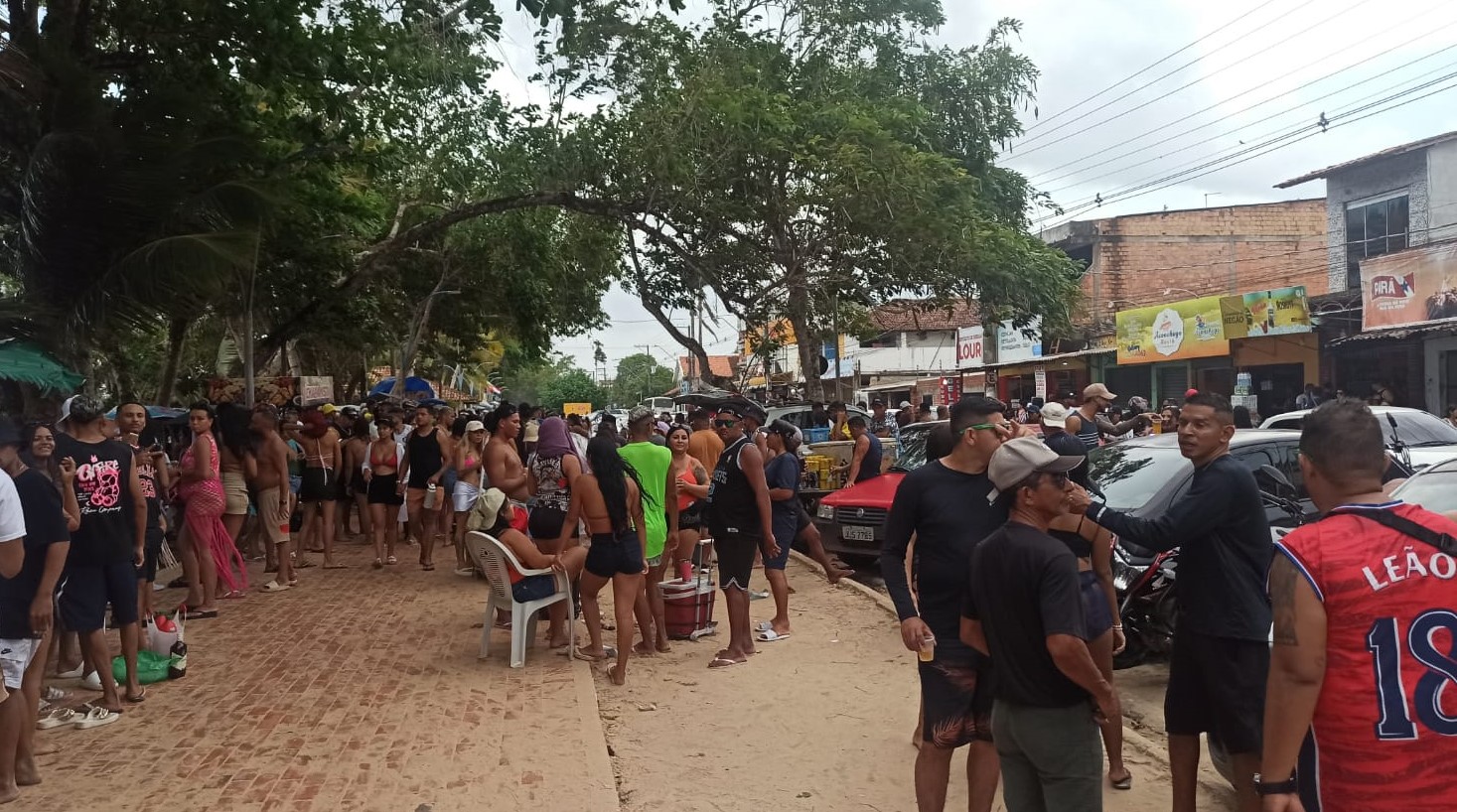Movimento na ilha cresce durante os feridos