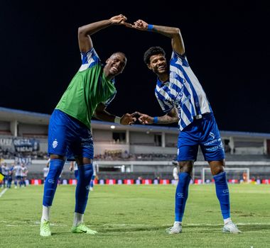 Imagem - CSA vira sobre o Grêmio em Maceió e larga em vantagem na terceira fase da Copa do Brasil