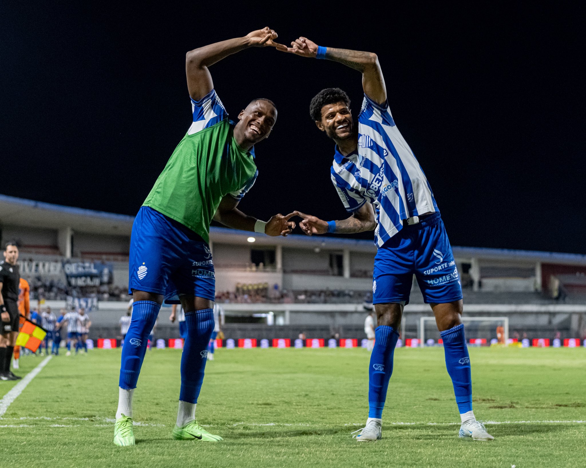 Imagem - CSA vira sobre o Grêmio em Maceió e larga em vantagem na terceira fase da Copa do Brasil