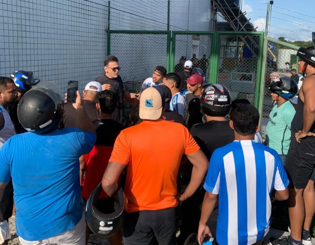 Protesto da torcida bicolor -