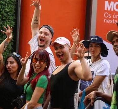 Imagem - Fãs de Lady Gaga usam a criatividade para não perder nenhum detalhe do show