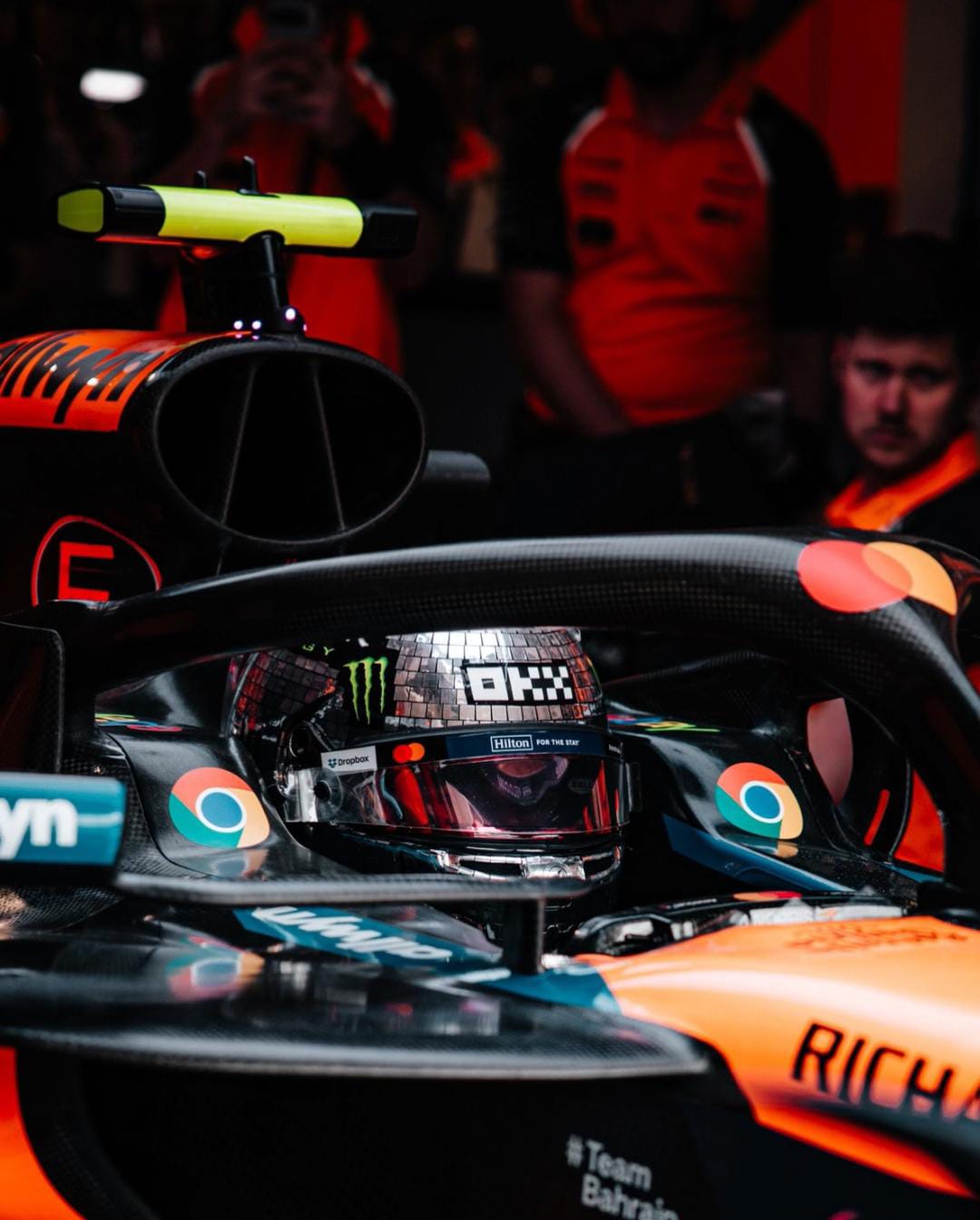 (Em uma prova que teve mau tempo como complicador no procedimento de largada, Lando Norris confirmou o bom momento da McLaren e venceu a sprint do GP de Miami de Fórmula 1, neste sábado.)