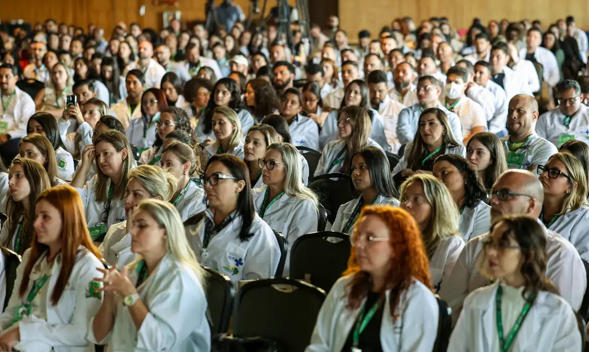 Imagem - Governo abre 3,4 mil novas vagas para Mais Médicos