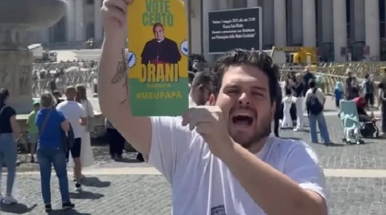 Imagem - Vereador de Belém pede votos em praça pública do Vaticano para Dom Orani: 'meu papa'; assista