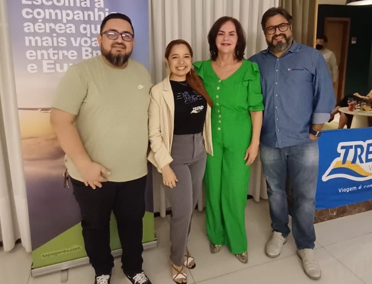 Tiana Menezes e equipe da Valeverde Turismo 