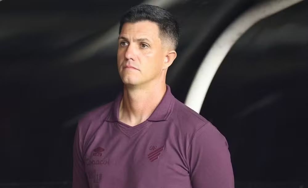 Imagem - Athletico-PR é goleado pelo Botafogo-SP e demite o técnico Maurício Barbieri