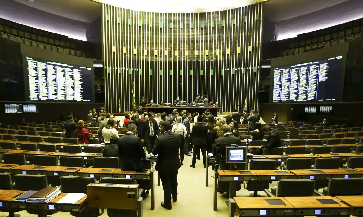 STF determinou que Congresso atualize número de deputados por UF