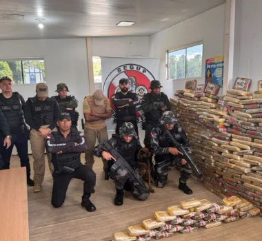 Imagem - Agentes da Base Fluvial ‘Antônio Lemos’ apreendem quase meia tonelada de entorpecentes