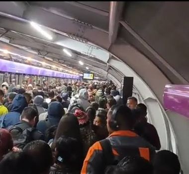 Imagem - Metrô de SP: homem fica preso entre portas e morre