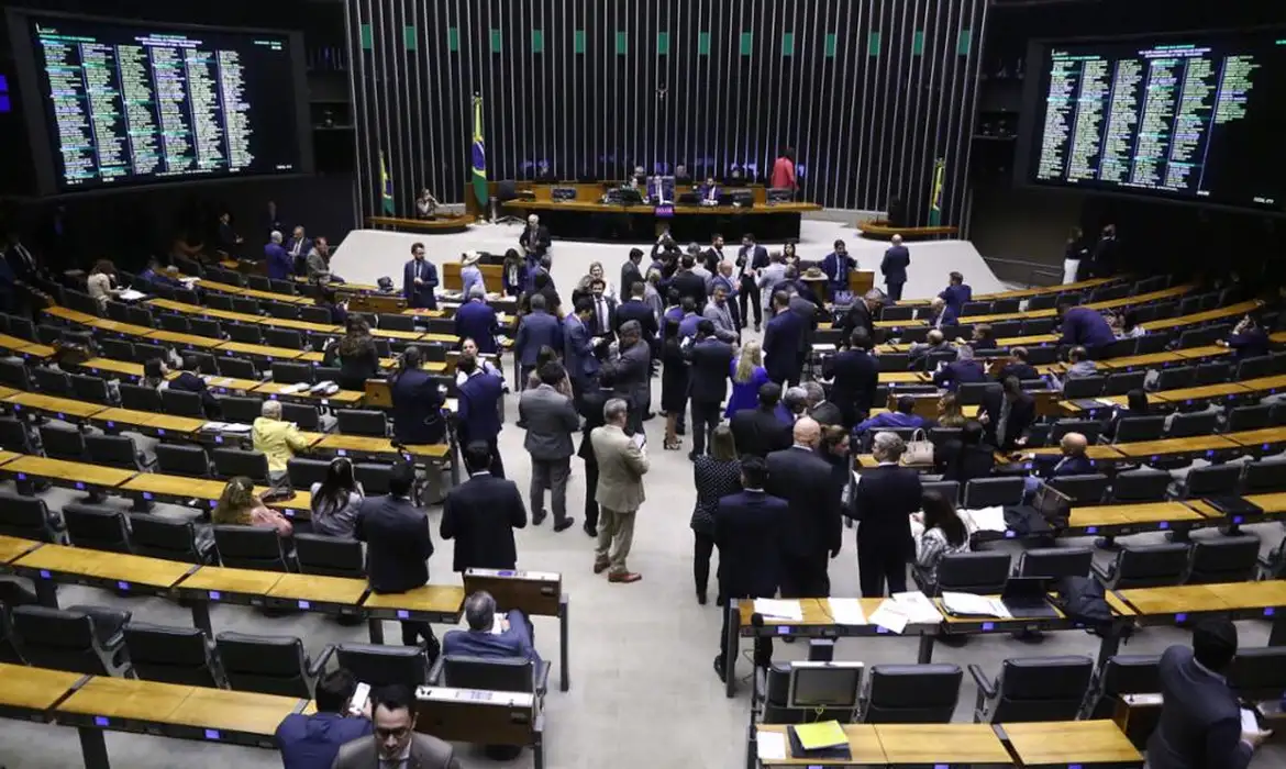 Imagem - Projeto que aumenta número de deputados para 531 tem urgência aprovada