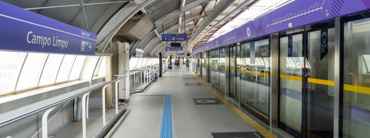 Estação Campo Limpo, localizada entre Capão Redondo e Campo Limpo, é a segunda estação da Linha 5 - Lilás.