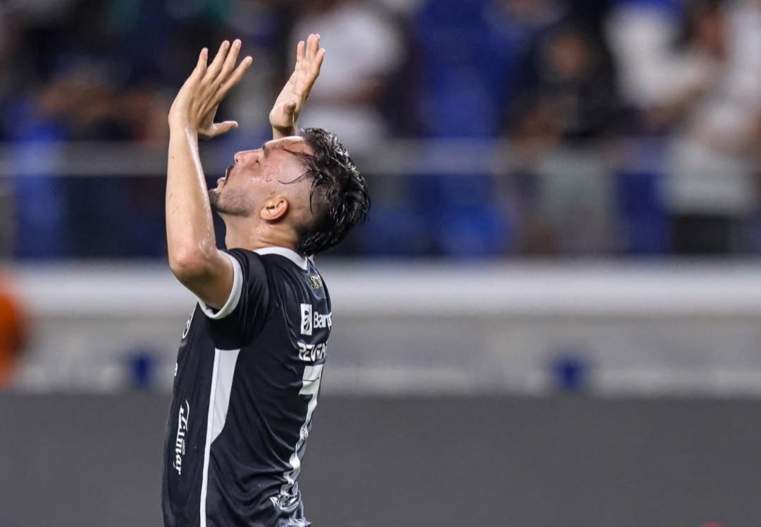 Jogador protagonizou lance que mudou a partida -