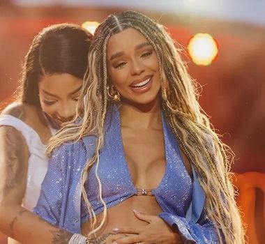Imagem - Ludmilla e Brunna usam alta tecnologia e mostram o rosto de Zuri pela primeira vez; veja
