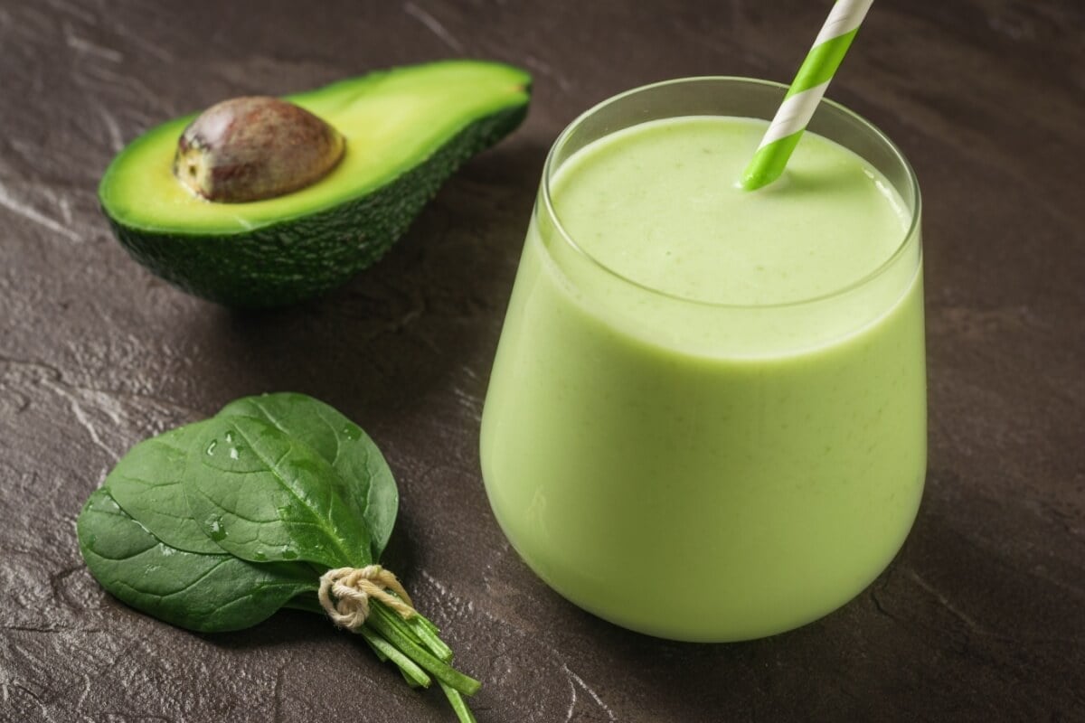 Vitamina de abacate e espinafre (Imagem: VLADIMIR VK | Shutterstock) 