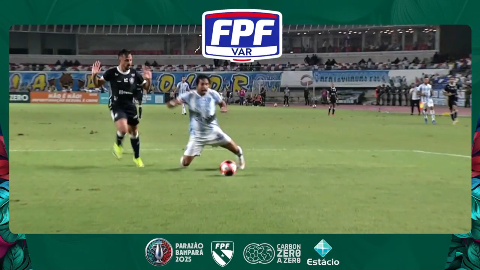 Imagem - FPF divulga áudio do VAR em lance polêmico no Re-Pa: 'tem trança pé, foi pênalti'