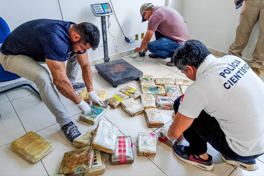 Imagem - Polícia Científica perícia cerca de 500 quilos de entorpecentes apreendidos em Breves