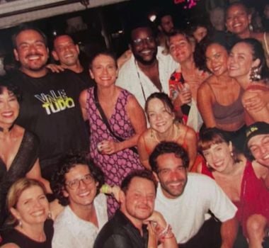 Imagem - Sem Cauã Reymond, elenco de 'Vale Tudo' se reúne em festa após polêmica nos bastidores