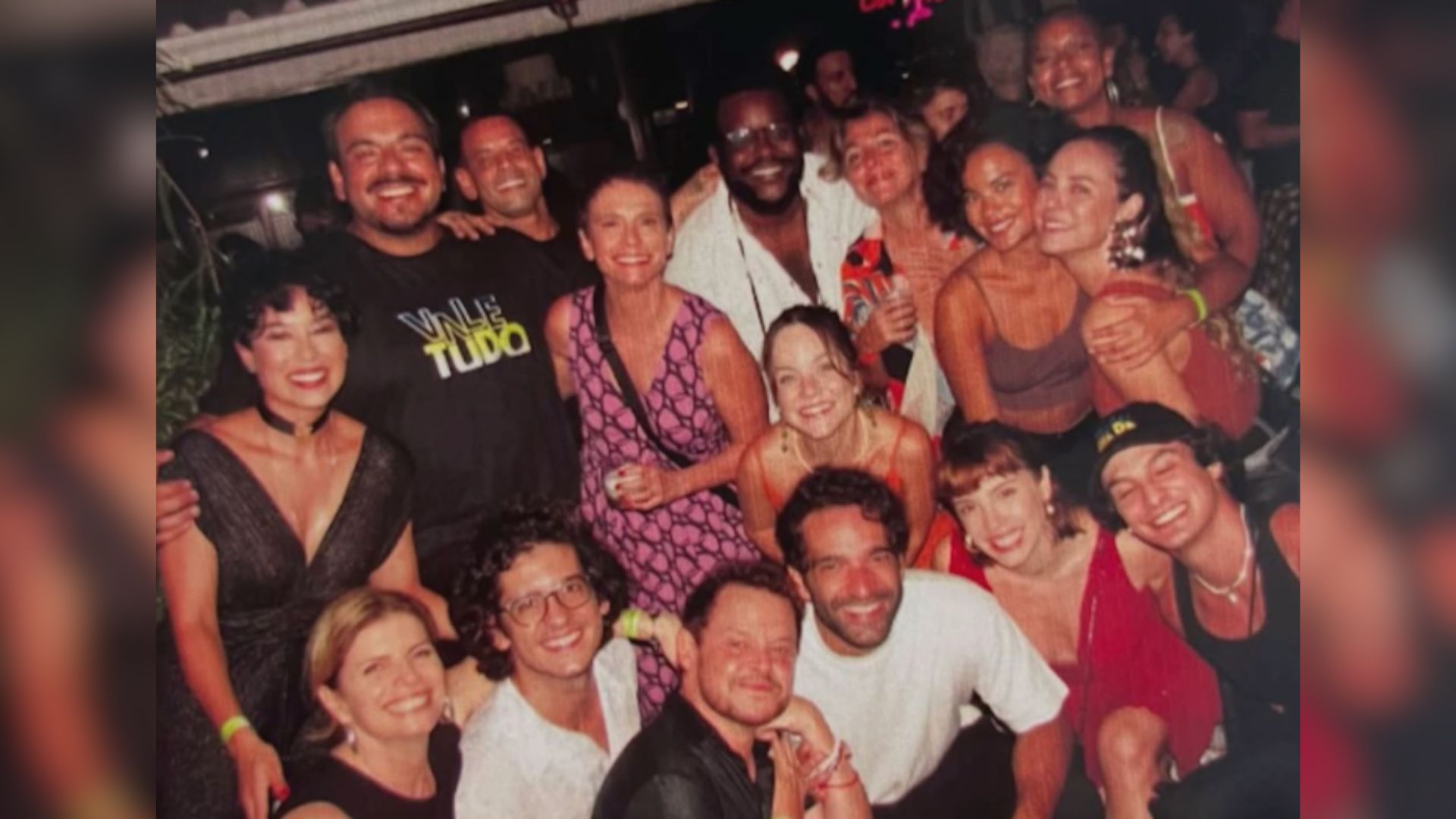 Imagem - Sem Cauã Reymond, elenco de 'Vale Tudo' se reúne em festa após polêmica nos bastidores