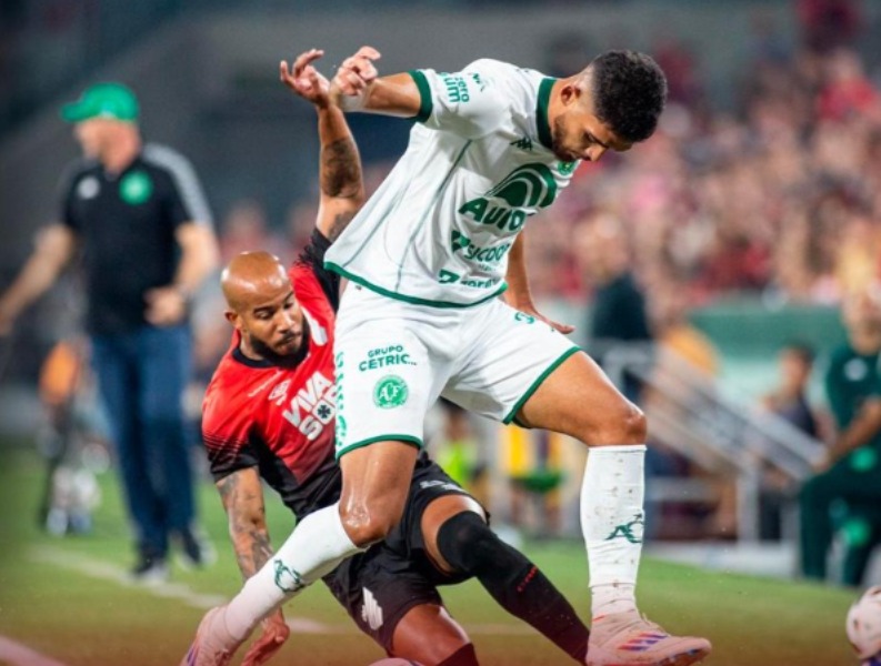 Imagem - Athletico e Chapecoense empatam com gols nos acréscimos pela Série B