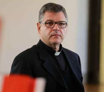 Imagem - Sacerdote brasileiro rege coral na primeira missa do papa Leão XIV