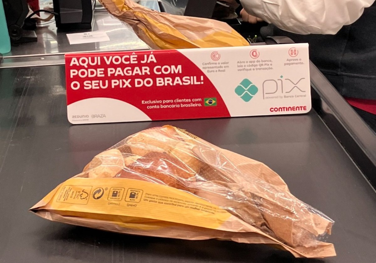 Imagem - 'Você pode pagar com seu PIX do Brasil': placa em supermercado de Portugal repercute