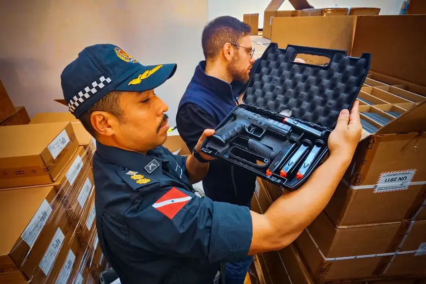 Imagem - Polícia Militar do Pará realiza testes em 4.400 novas pistolas Beretta na Itália
