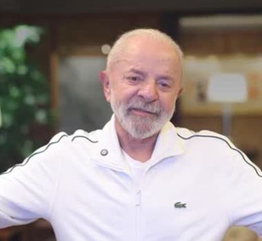 Imagem - Lula faz homenagem às mães em vídeo nas redes sociais; assista