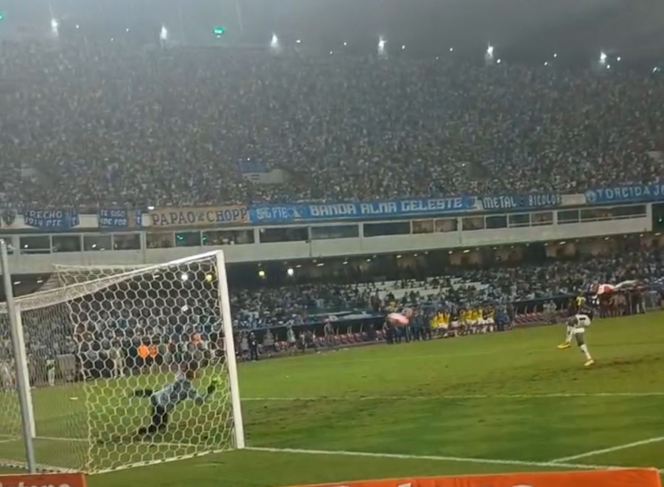 Imagem - Autor de pênalti decisivo do Remo, Reynaldo foi de vilão a herói no Re-Pa; veja a cobrança