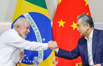 China critica Trump e sai em defesa do Brasil após tarifa de 50%