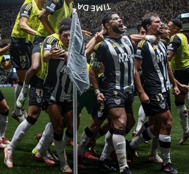 Imagem - Atlético-MG vira no fim, vence o Fluminense por 3 a 2 e entra no G-6 do Brasileirão