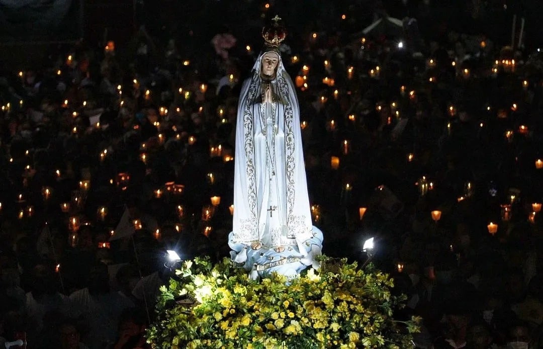 A Igreja Católica celebra o dia de Nossa Senhora de Fátima, em Belém.