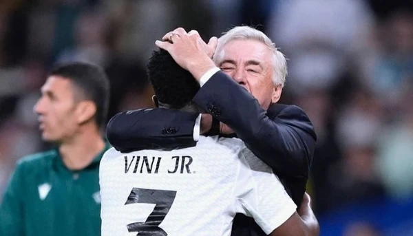 Conheça o histórico vitorioso de Carlo Ancelotti por onde passou