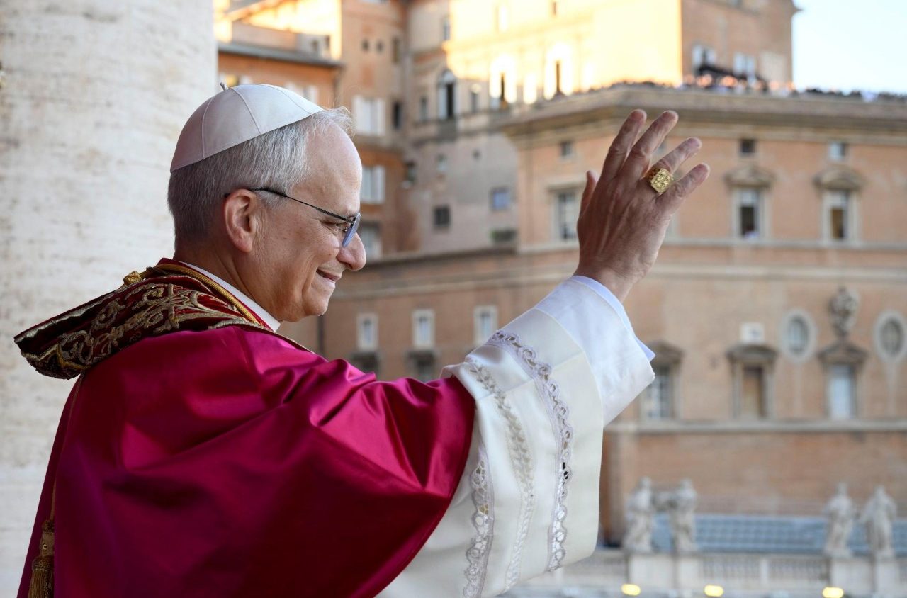 Imagem - Por telefone, Zelensky conversa com papa Leão 14 sobre necessidade de alcançar paz