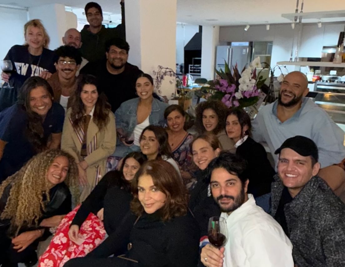 Preta Gil reúne amigos antes de viagem para se tratar nos Estados Unidos - 