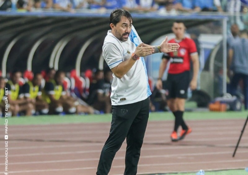 Técnico bicolor lamentou a derrota nos pênaltis - 