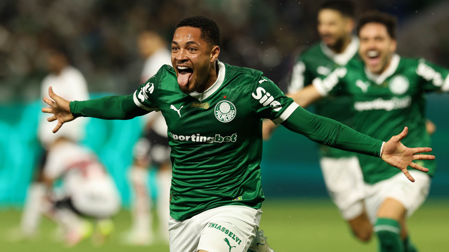 Imagem - Palmeiras vence São Paulo com gol no fim e segue líder isolado do Brasileirão