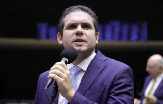 'Já passou da hora de discutir despesas obrigatórias', diz Hugo Motta a empresários