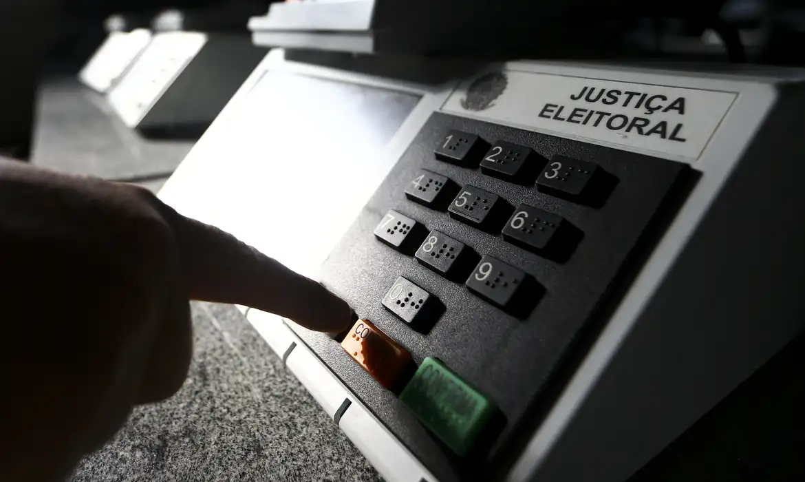 Imagem - Eleições: presidente do TSE pede que eleitor regularize título até 19 de maio