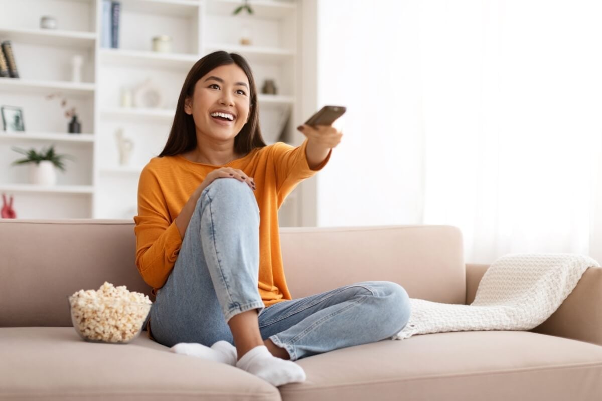 As produções coreanas sabem como explorar emoções reais, criar conexões inesperadas e surpreender com cada episódio (Imagem: Prostock-studio | Shutterstock)