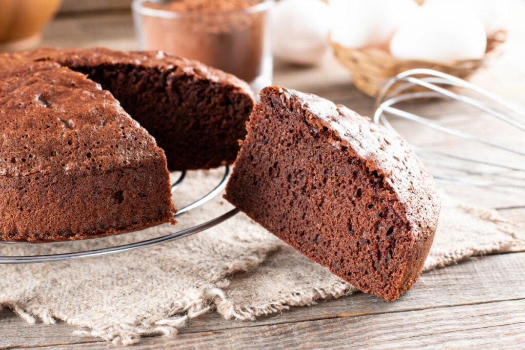 Bolo de chocolate (Imagem: Ahanov Michael | Shutterstock)